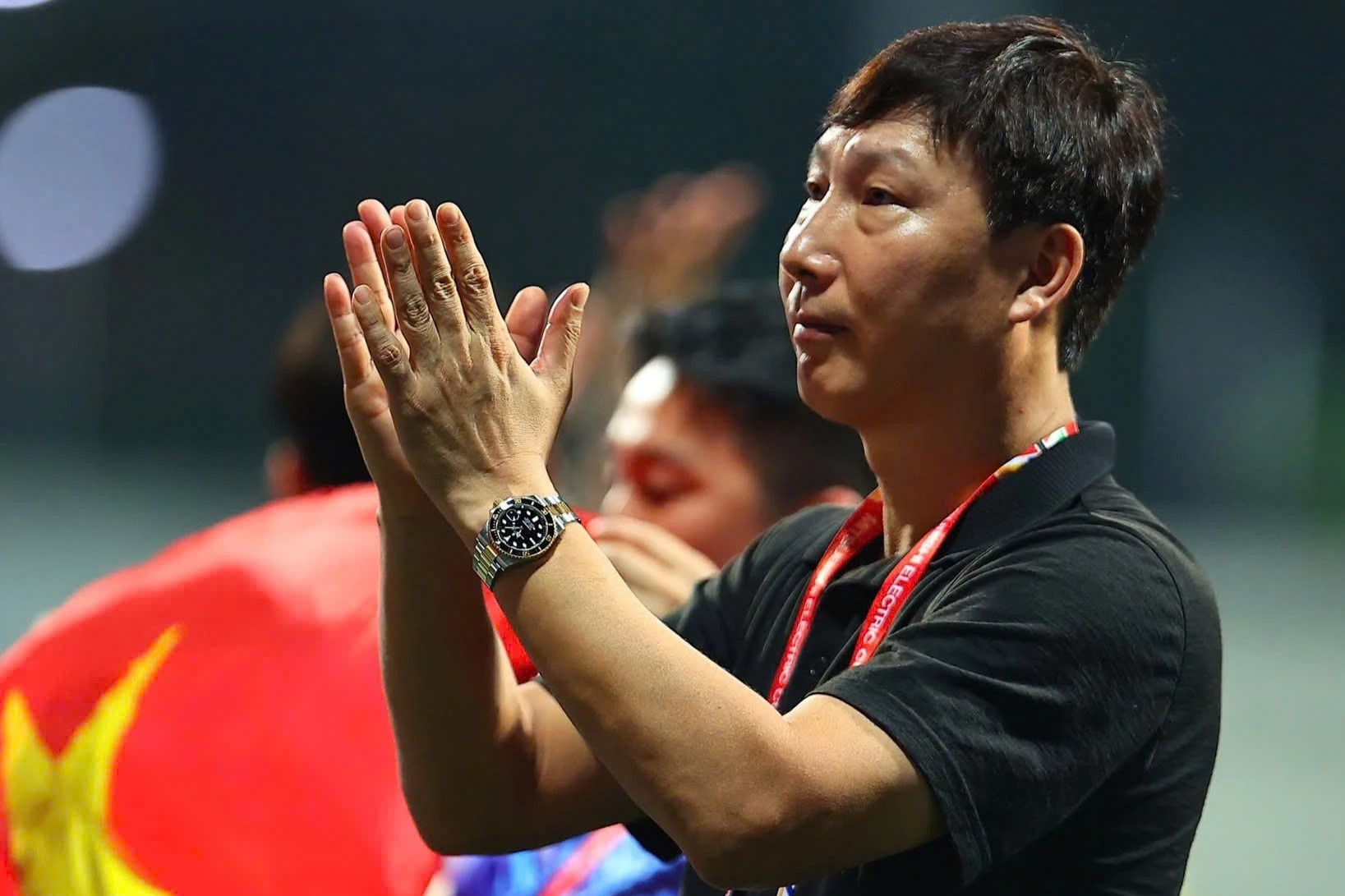 HLV Kim Sang-sik: 'Nhieu nguoi Viet nhan ra, chao don toi nhiet tinh' hinh anh