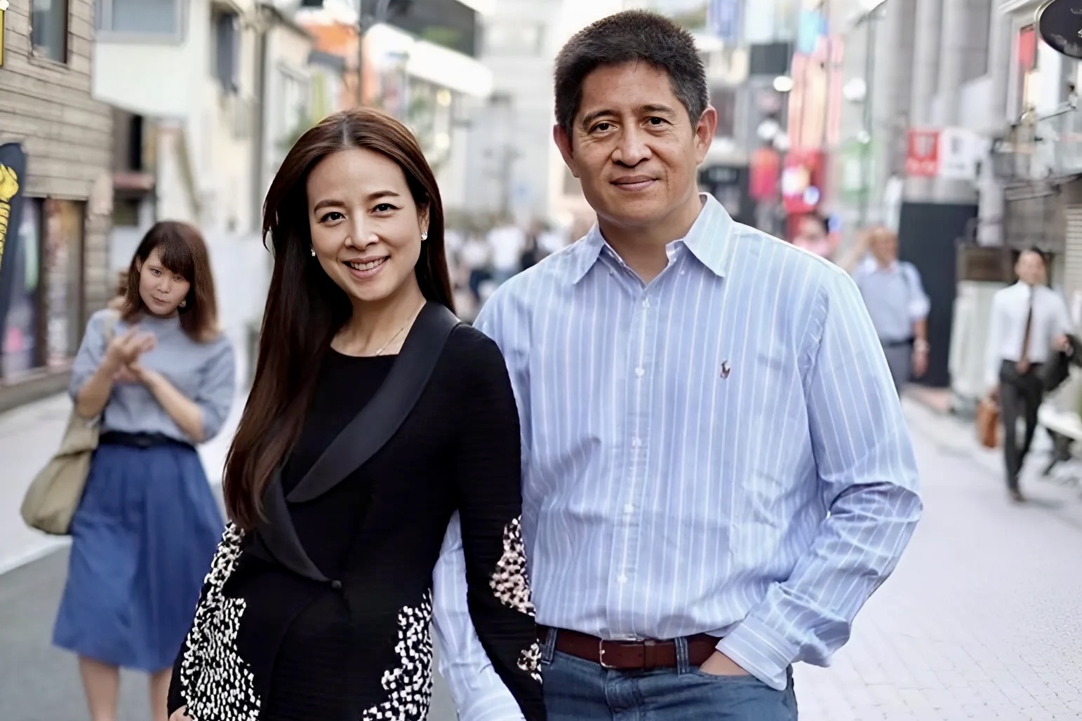 Hon nhan 11 nam cua Madam Pang va chong dai ta canh sat hinh anh