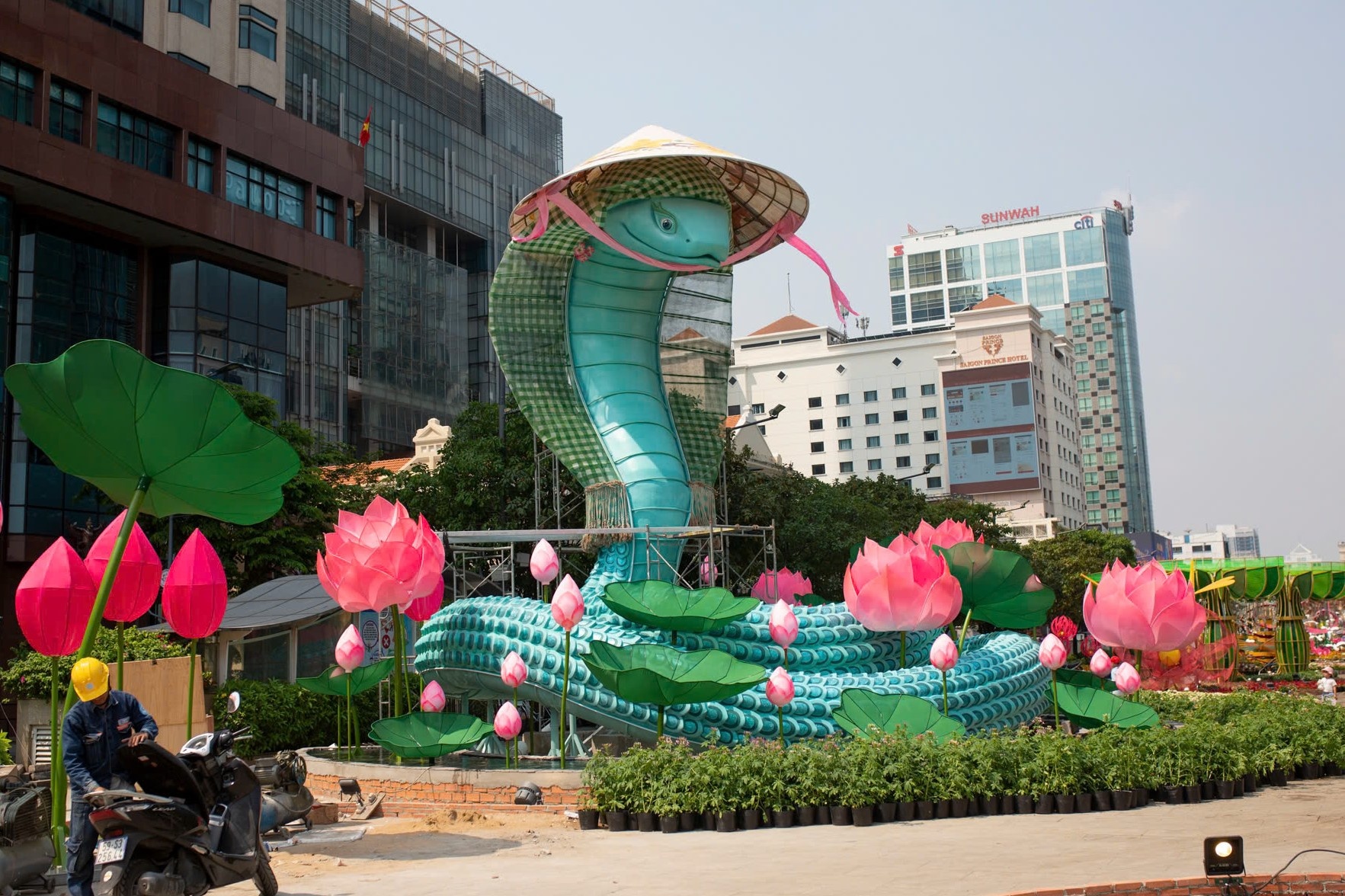 Can canh linh vat ran duoc khen la 'trum cuoi' o TP.HCM hinh anh