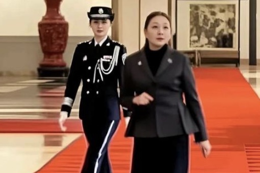 Ve ngoai xinh dep cua nu ve si Trung Quoc thap tung Thu tuong Thai Lan hinh anh