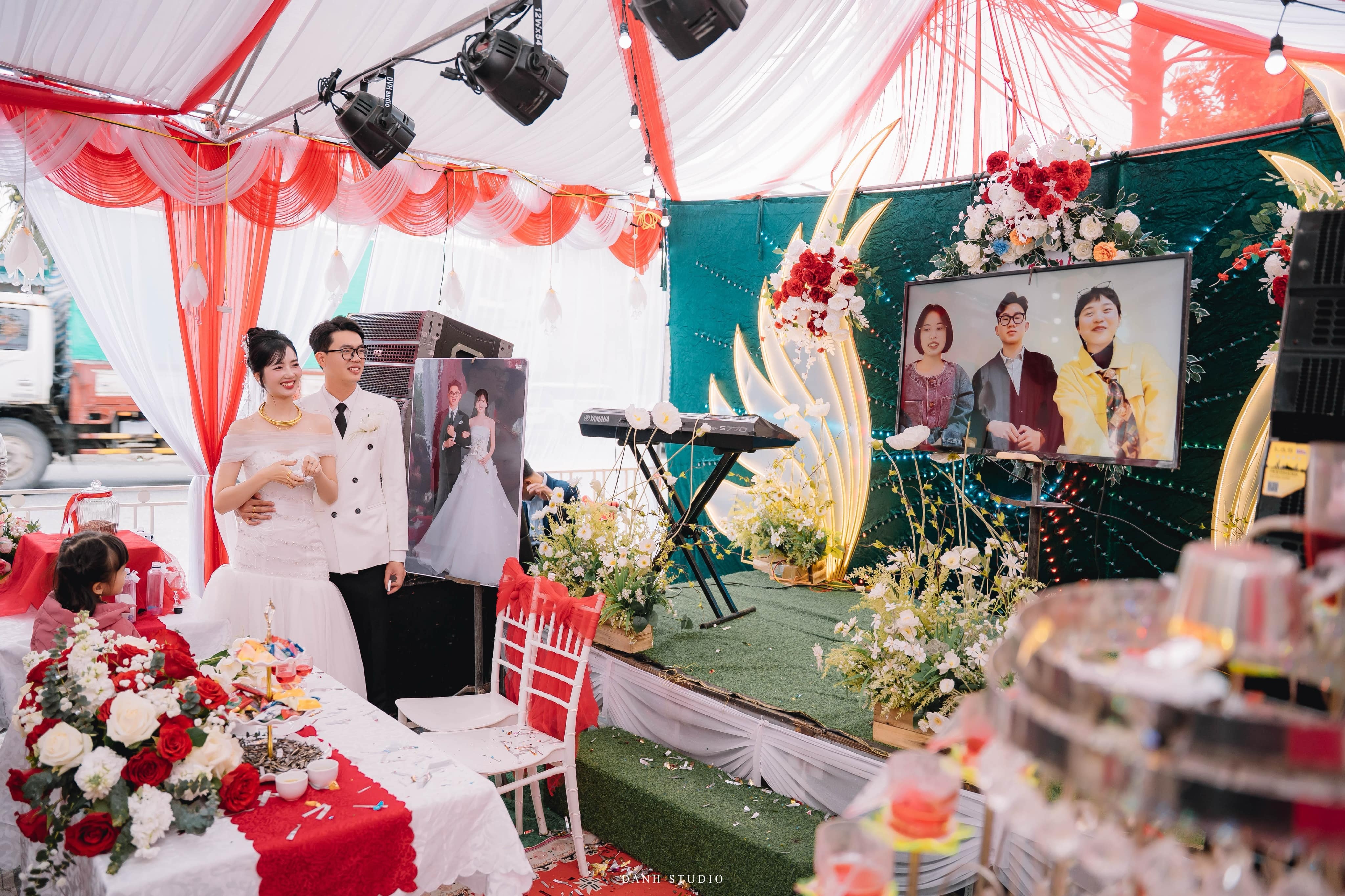 co dau xuc dong khoc anh 1