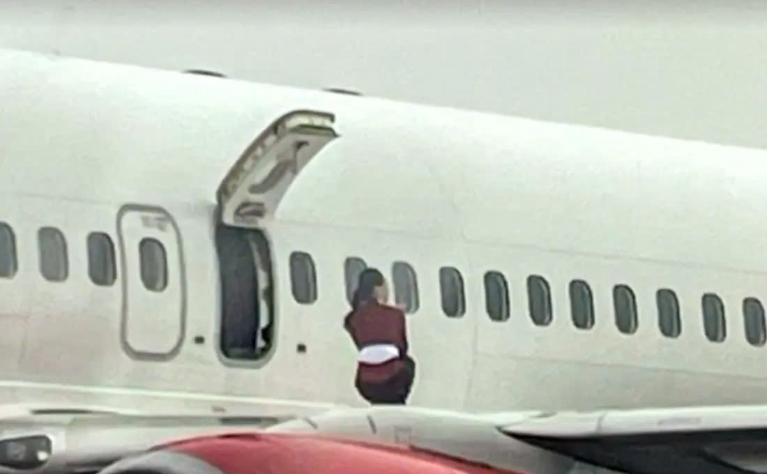 chup anh tren may bay anh 1