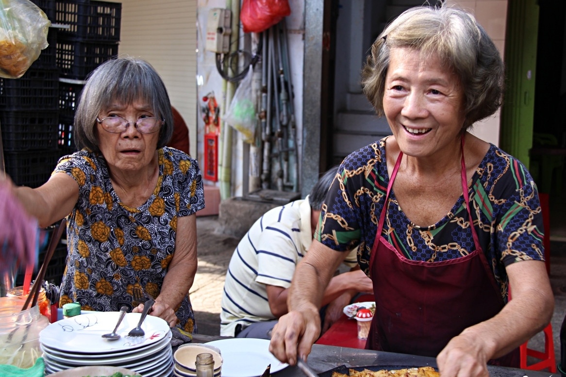 Khong ket hon, 2 chi em ra via he TP.HCM ban mon gia truyen hon 40 nam hinh anh