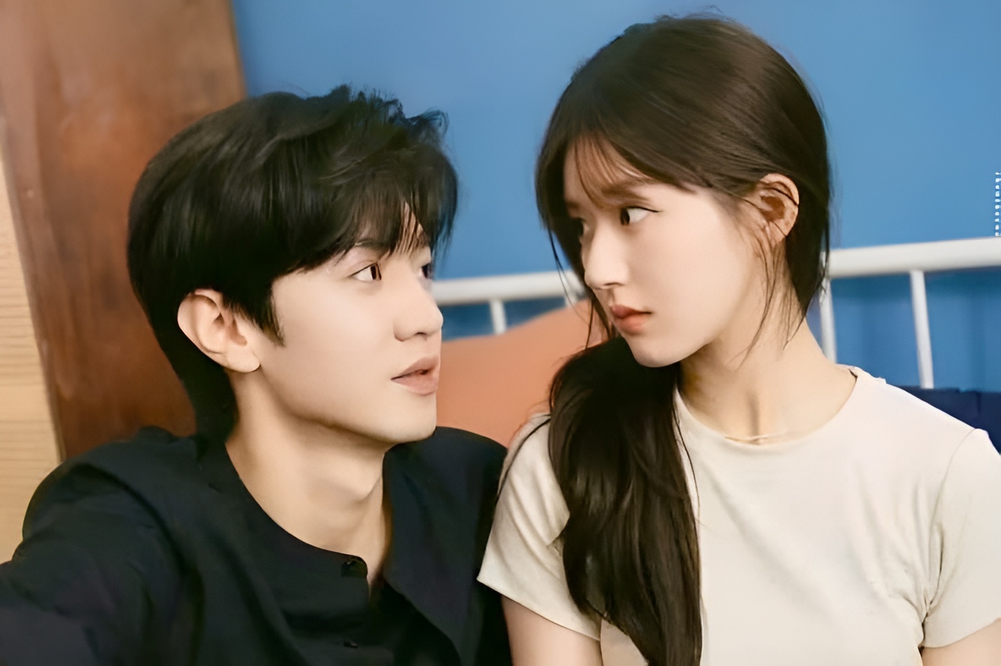 Chan yeu duong, gioi tre Trung Quoc map mo cung luc voi 2-3 nguoi hinh anh