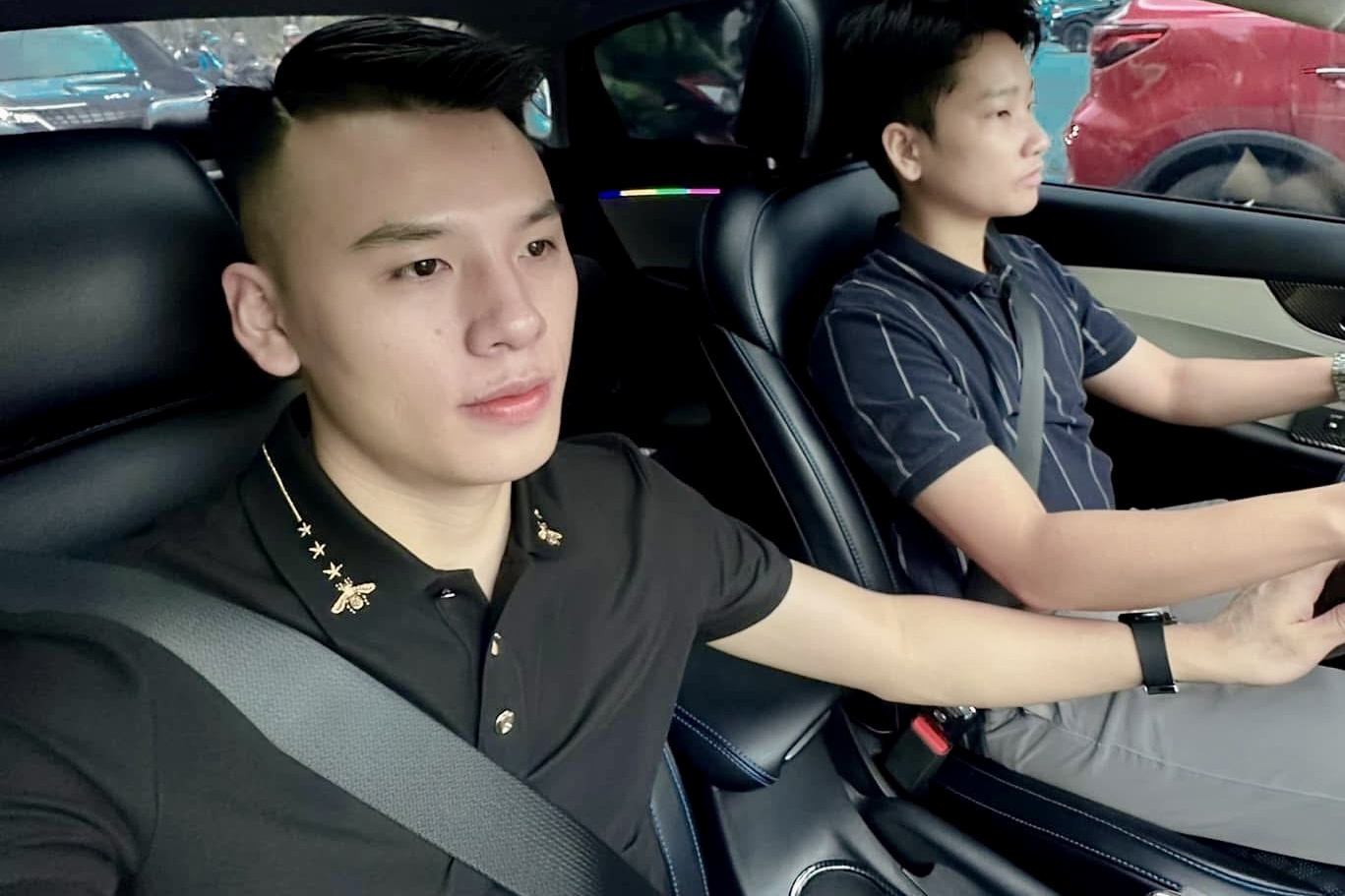 Thay day lai xe dien trai co 4 oto, kiem tram trieu dong/thang hinh anh