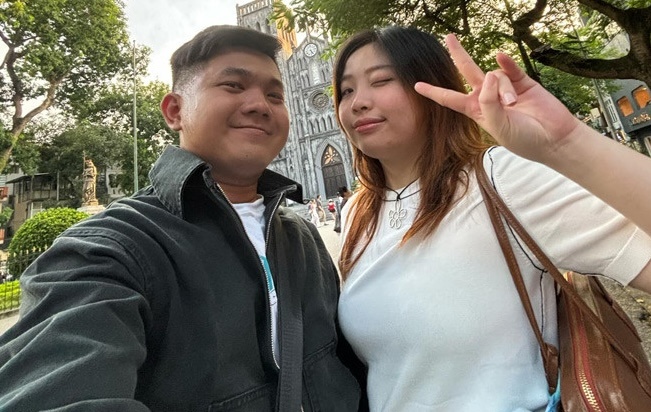 Nam shipper nuoi ban gai hoc dai hoc, 4 nam sau duoc den dap xung dang hinh anh