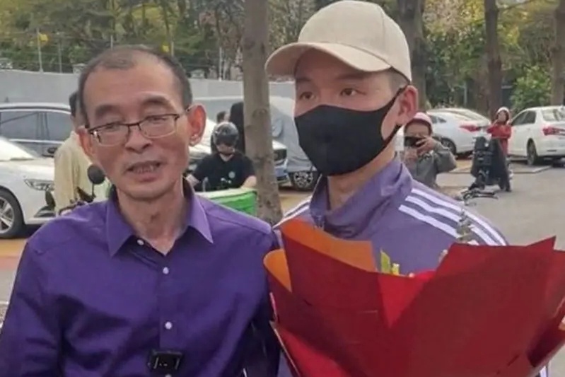 Con trai doan tu bo de trieu phu sau 24 nam, tu choi lay Mercedes-Benz hinh anh