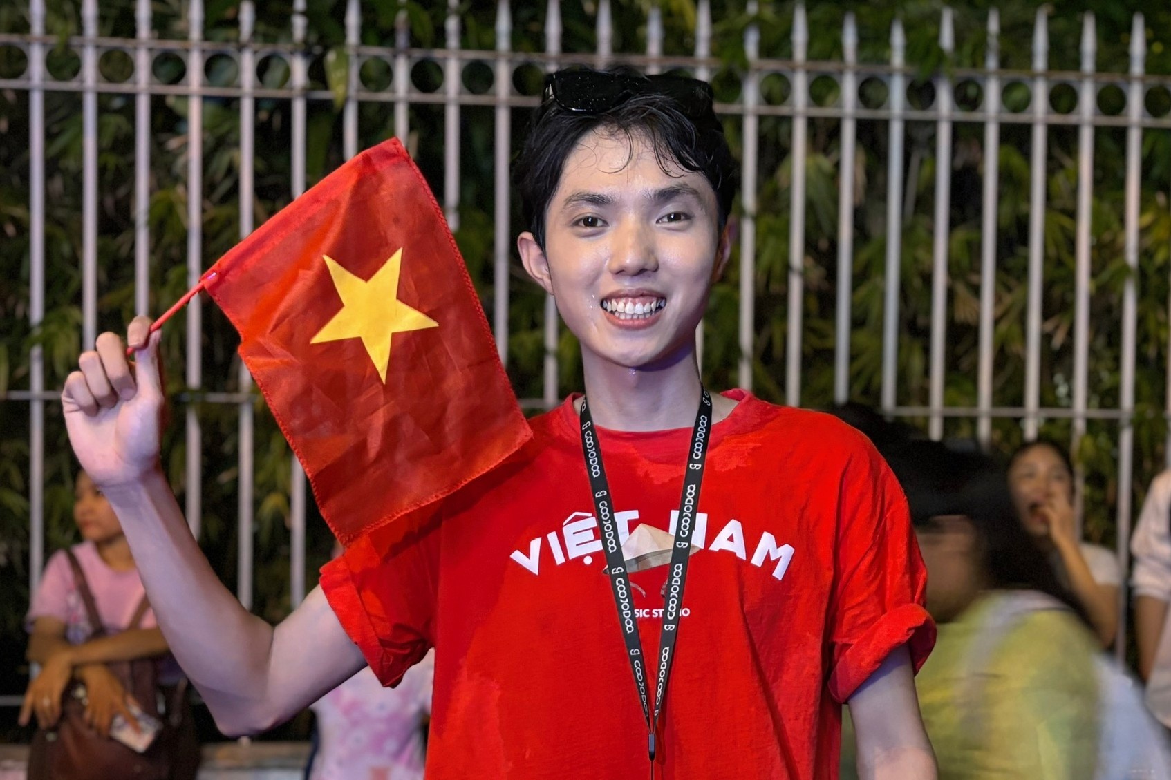 Dan van phong TP.HCM nghi lam tu 14h de xem so duyet dieu binh 30/4 hinh anh