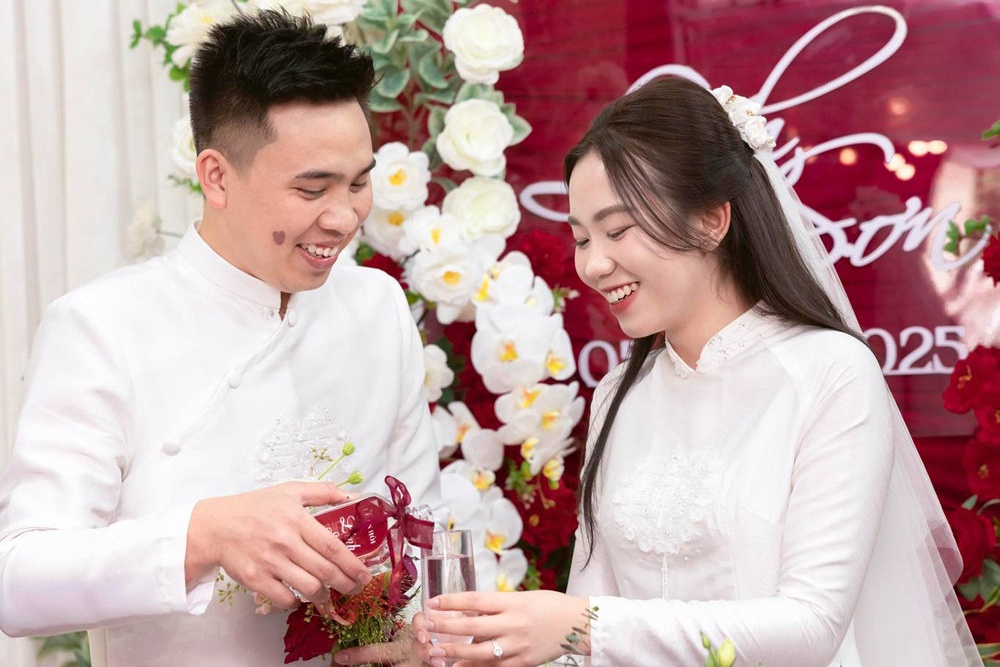 Loi the nguyen vua gay cuoi vua gay xuc dong cua co dau hinh anh