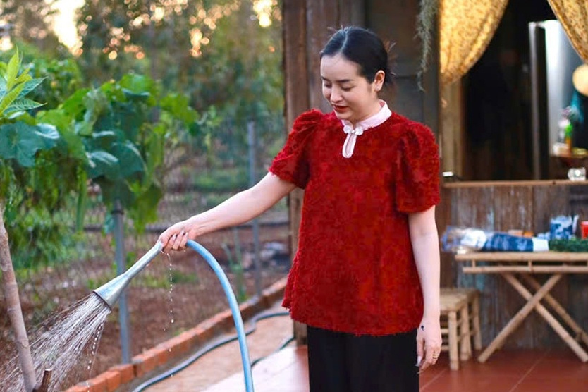 Co gai Dak Lak doc can 200 trieu mua dat 120 m2, lam nha song mot minh hinh anh