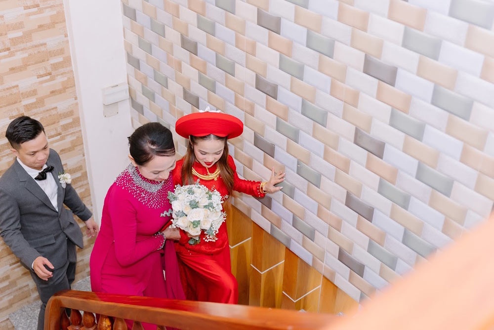me chong cung con dau anh 2