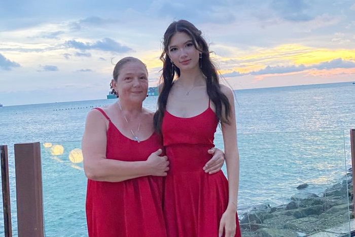 Em gai Van Lam dep goi cam trong tiec mung tot nghiep cap 3 hinh anh