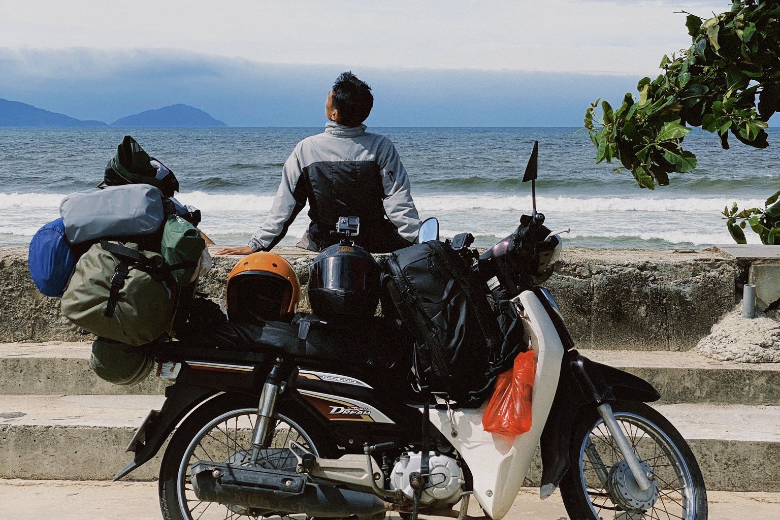 Bi mat cap xe may o Nha Trang khi dang di phuot xuyen Viet hinh anh