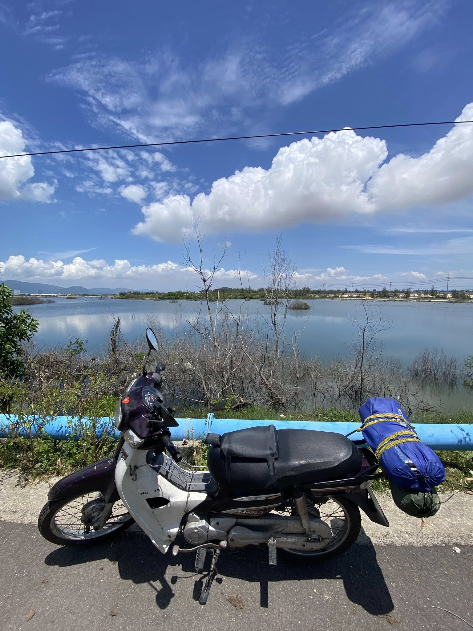 mat xe khi xuyen viet anh 1
