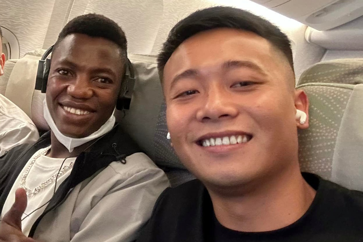 Thanh vien 'Team chau Phi' doi dau chat vat sau khi Quang Linh bi bat hinh anh