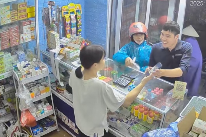 Phan ung cua chang trai khi xac nhan tin vo co thai gay bao mang hinh anh