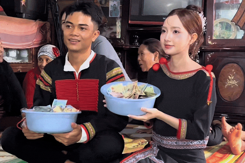 Danh tinh co dau E-de viral khap coi mang vi xinh nhu hot girl hinh anh