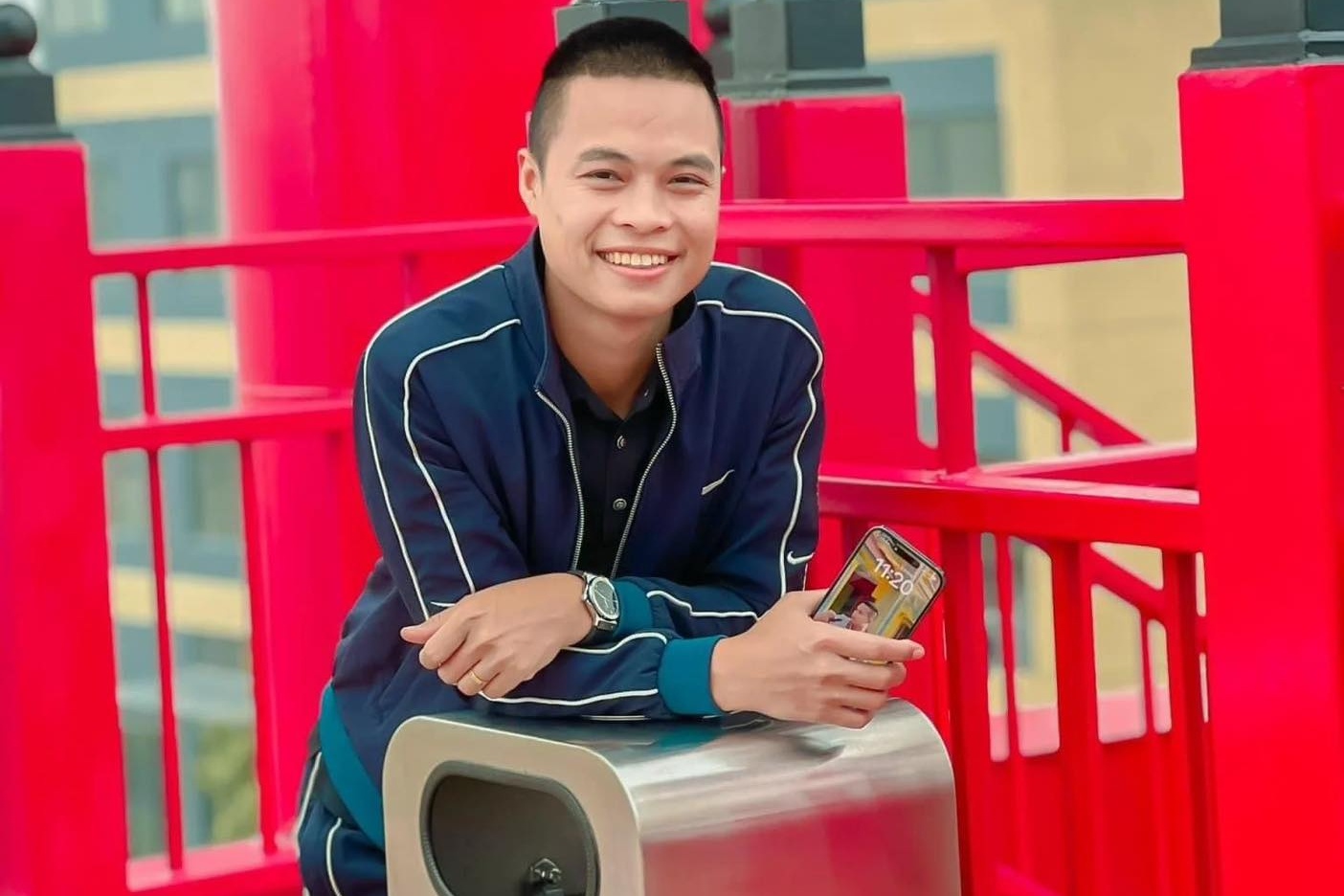 TikToker 'Gia dinh Hai Sen' khoe nha lau, xe tien ty truoc khi bi bat hinh anh