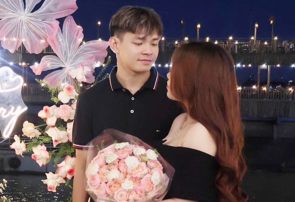 Cau thu Bui Vi Hao ky niem 2 nam cuoi vo hot girl hinh anh