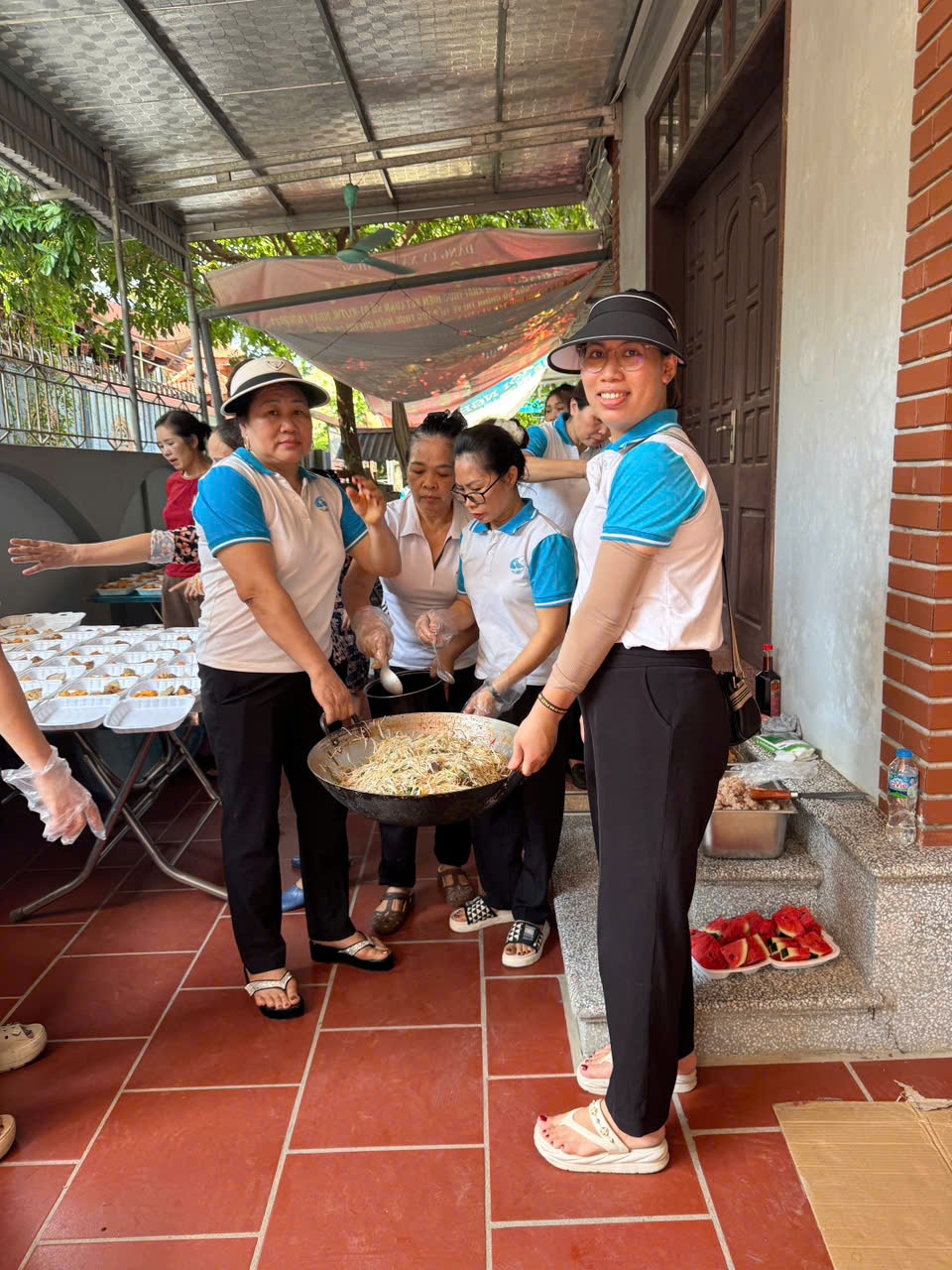 bua com 0 dong anh 2