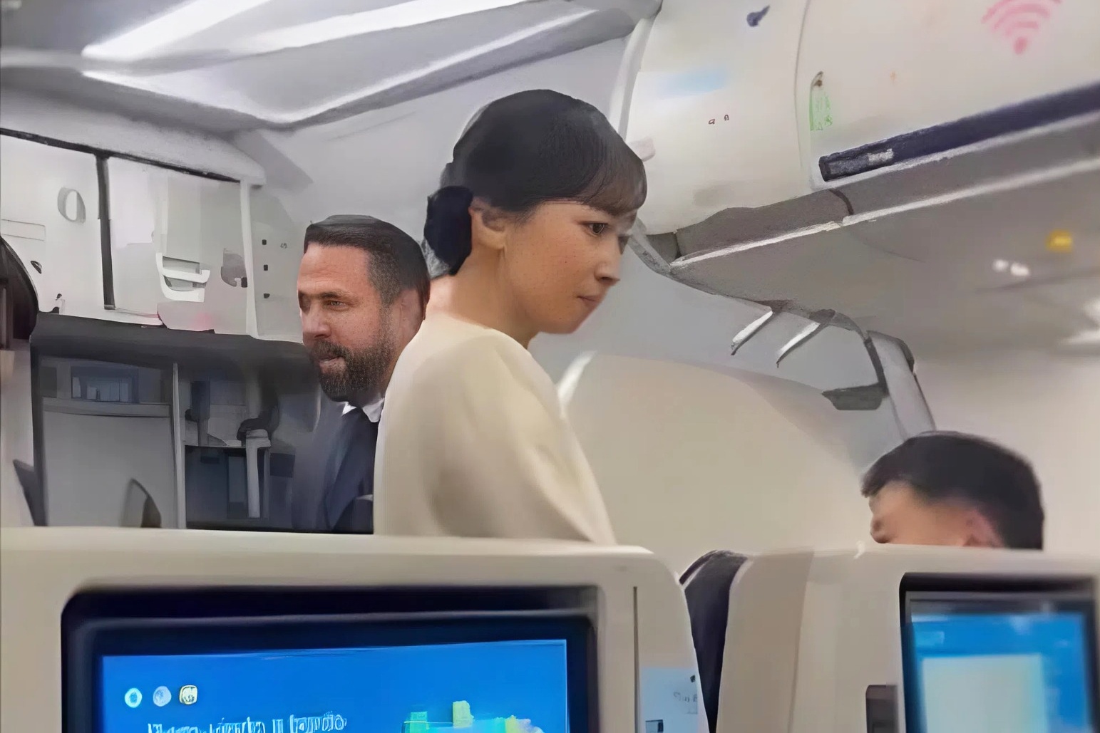 Khoanh khac gay bao mang cua Cong chua Nhat Ban Kako hinh anh