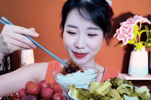 tiktoker mukbang anh 1
