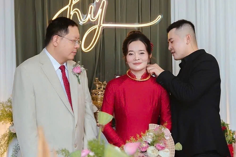 Con trai 'ga' me 53 tuoi di lay chong o TP.HCM gay bao mang hinh anh