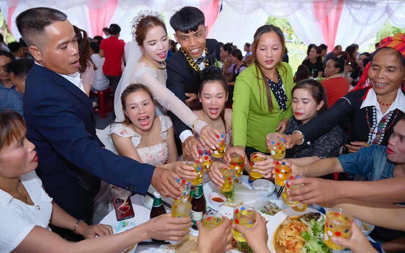 nham gio giao co cuoi anh 2
