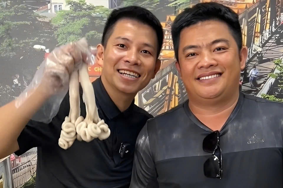 'The Long Xe Dieu' bat ngo xin loi hinh anh