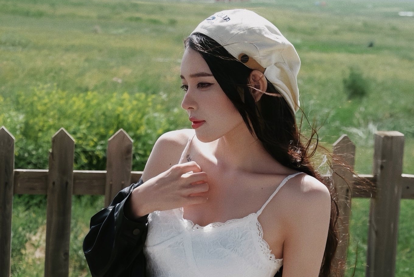 Ban gai Vu Van Thanh hoi han vi sua mui hinh anh