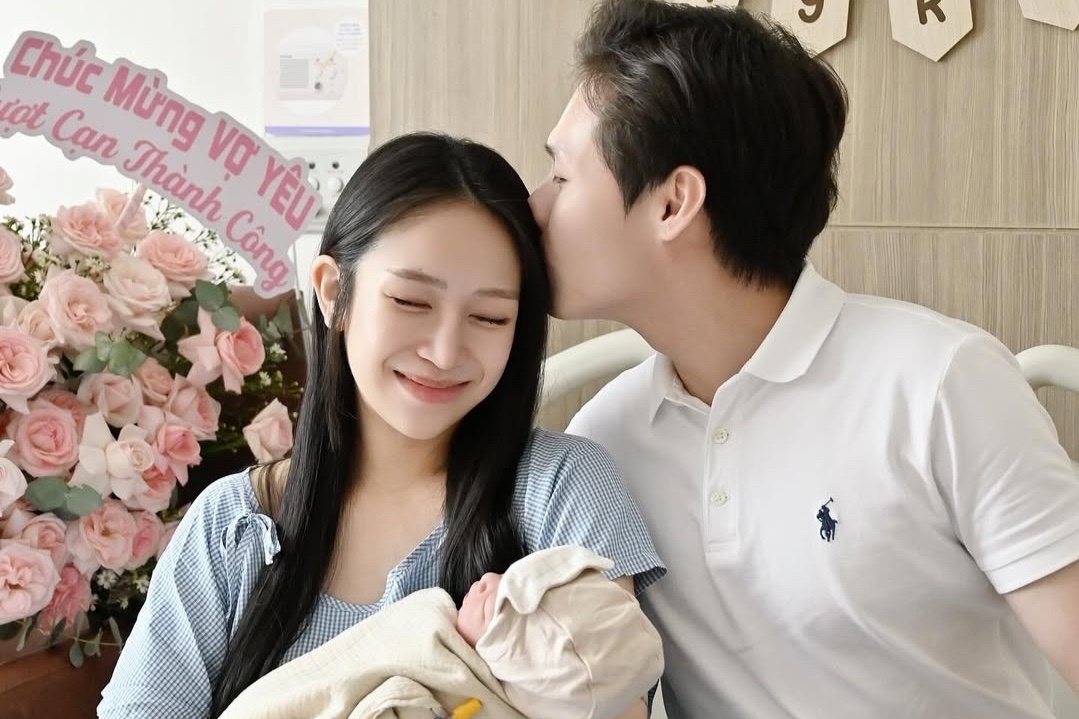 Ai nu dai gia Minh Nhua tam su khi sinh con thu 4 o tuoi 26 hinh anh