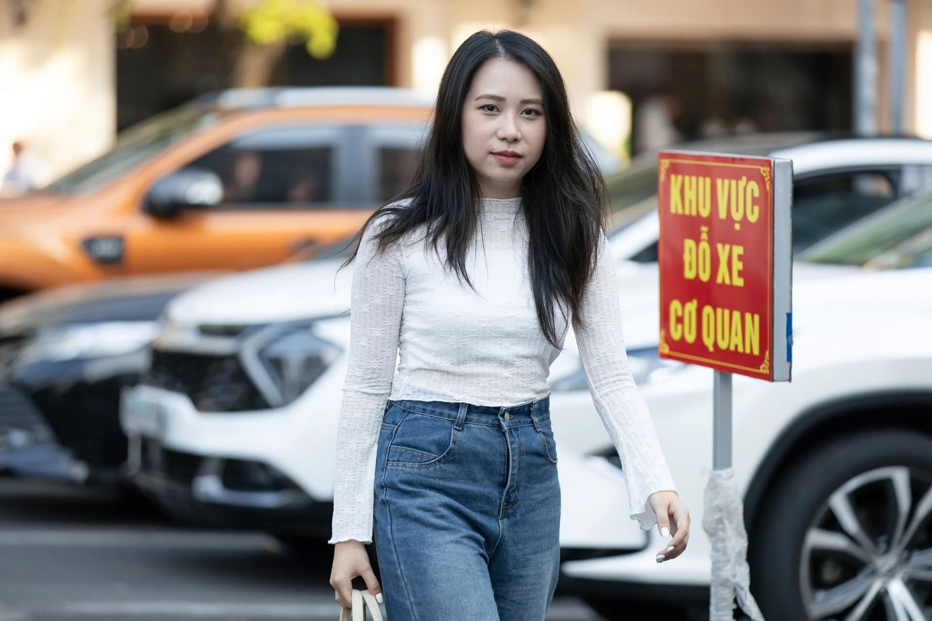 Chung cu o TP.HCM gay xon xao vi 'cam cu dan gui xe dien tai ham' hinh anh