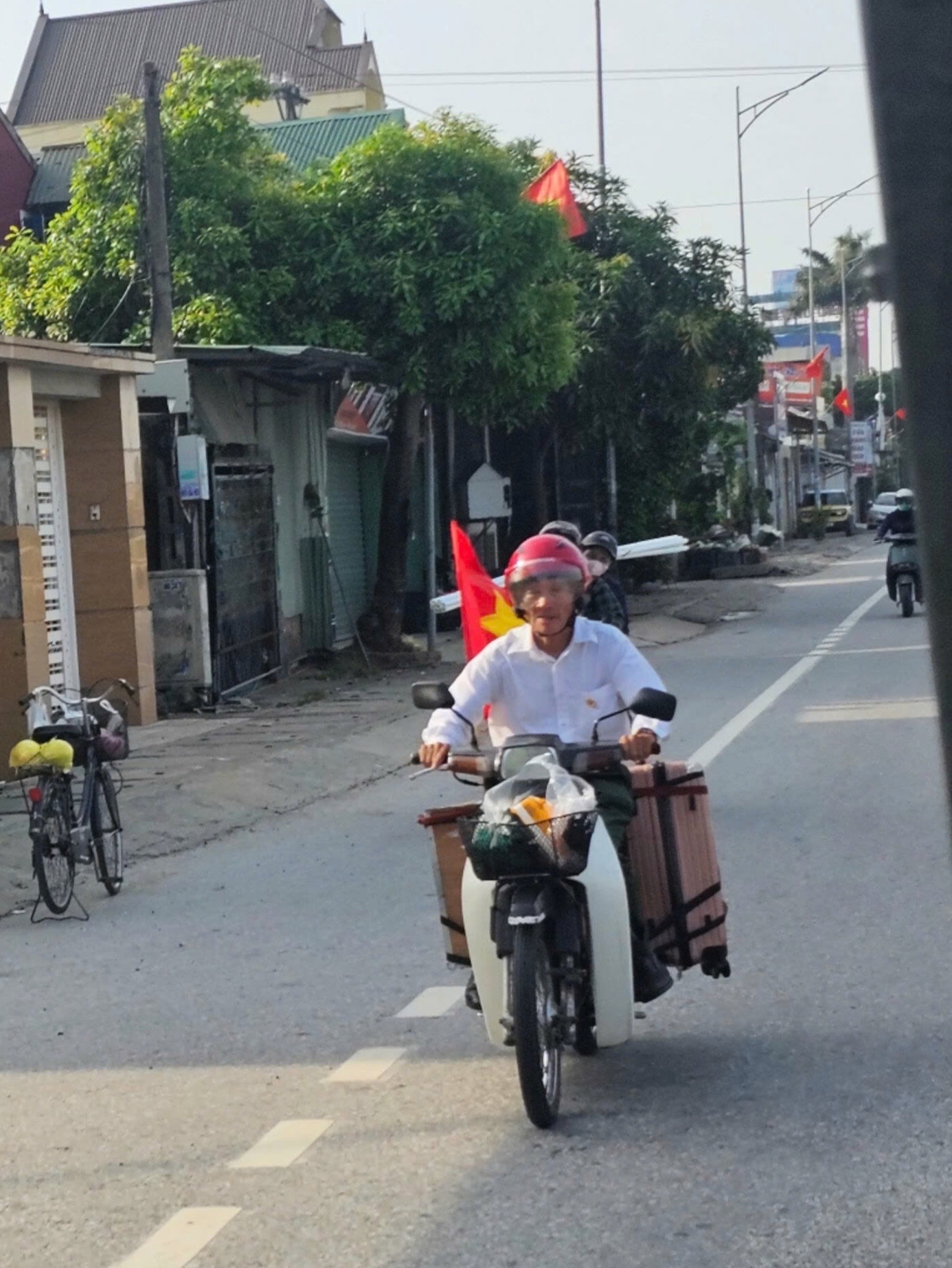 cuu binh xem dieu binh anh 1