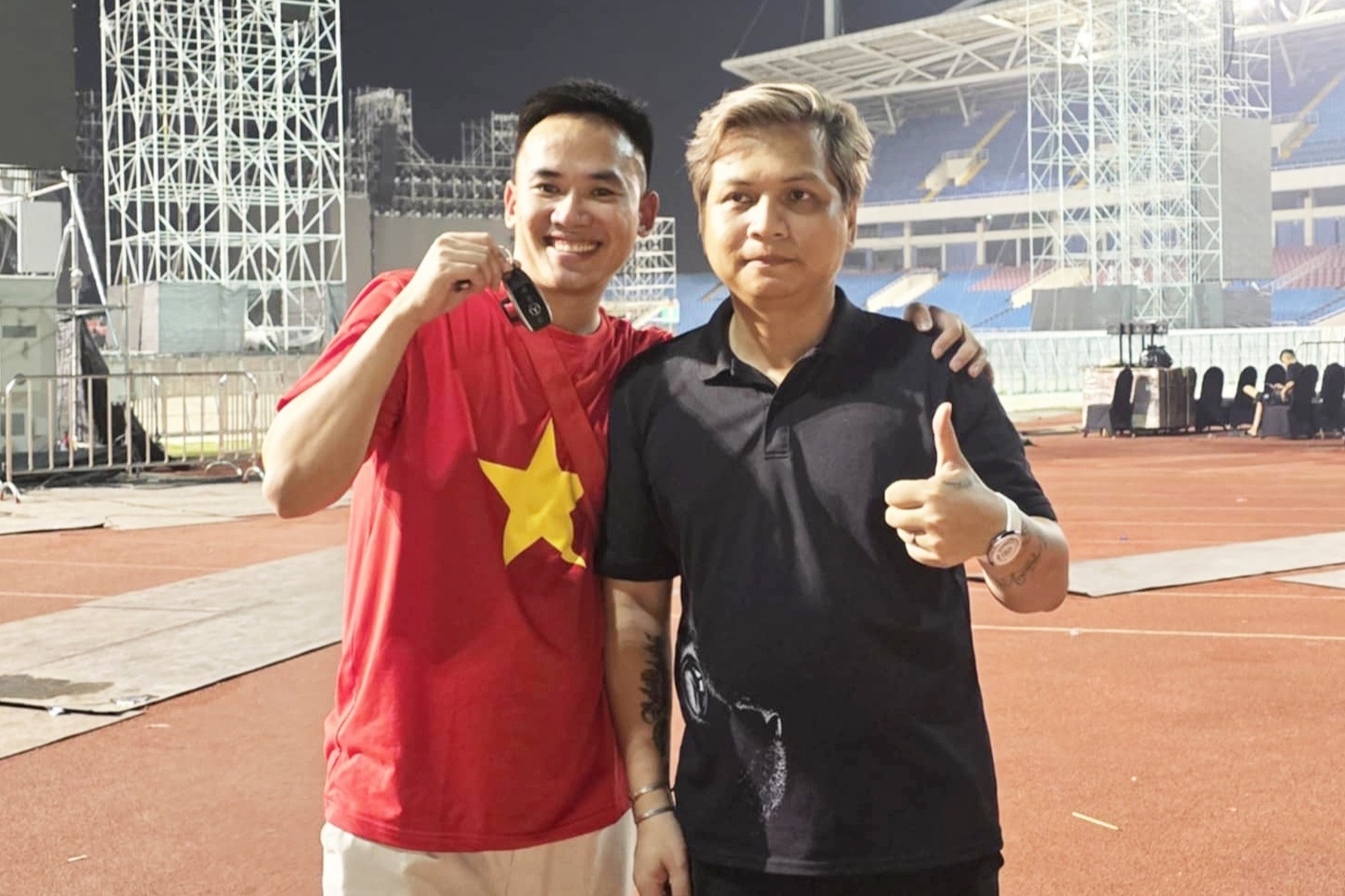 Cau cuu MXH khi danh roi chia khoa oto o 'concert quoc gia' hinh anh