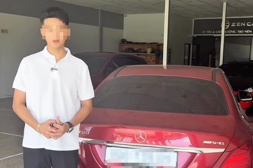 Nguoi dan dung 'canh nong' tren xe Mercedes co the bi xu ly the nao hinh anh