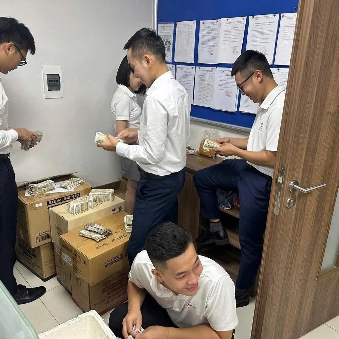 mua xe bang tien le anh 3
