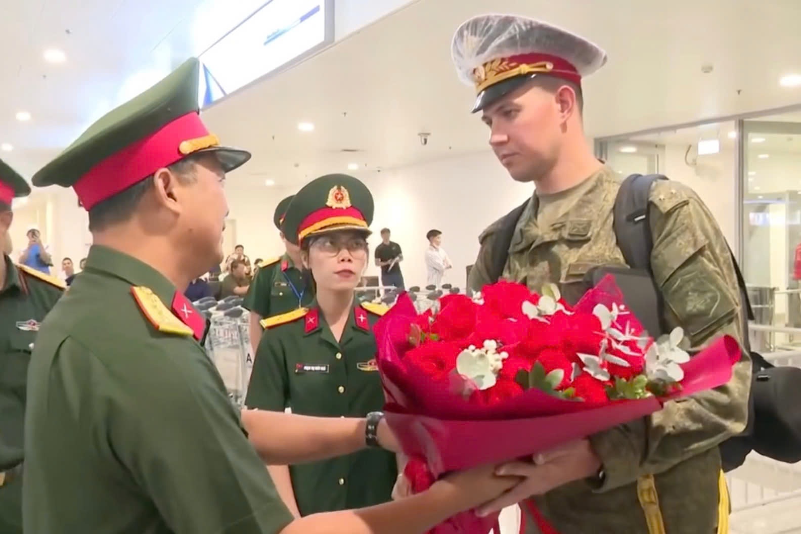 Khoi quan nhan Nga den Viet Nam tham gia dieu binh 2/9 hinh anh