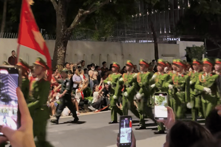 'Khoi ban tim' gay bao mang xa hoi sau dem tong hop luyen tai Ha Noi hinh anh