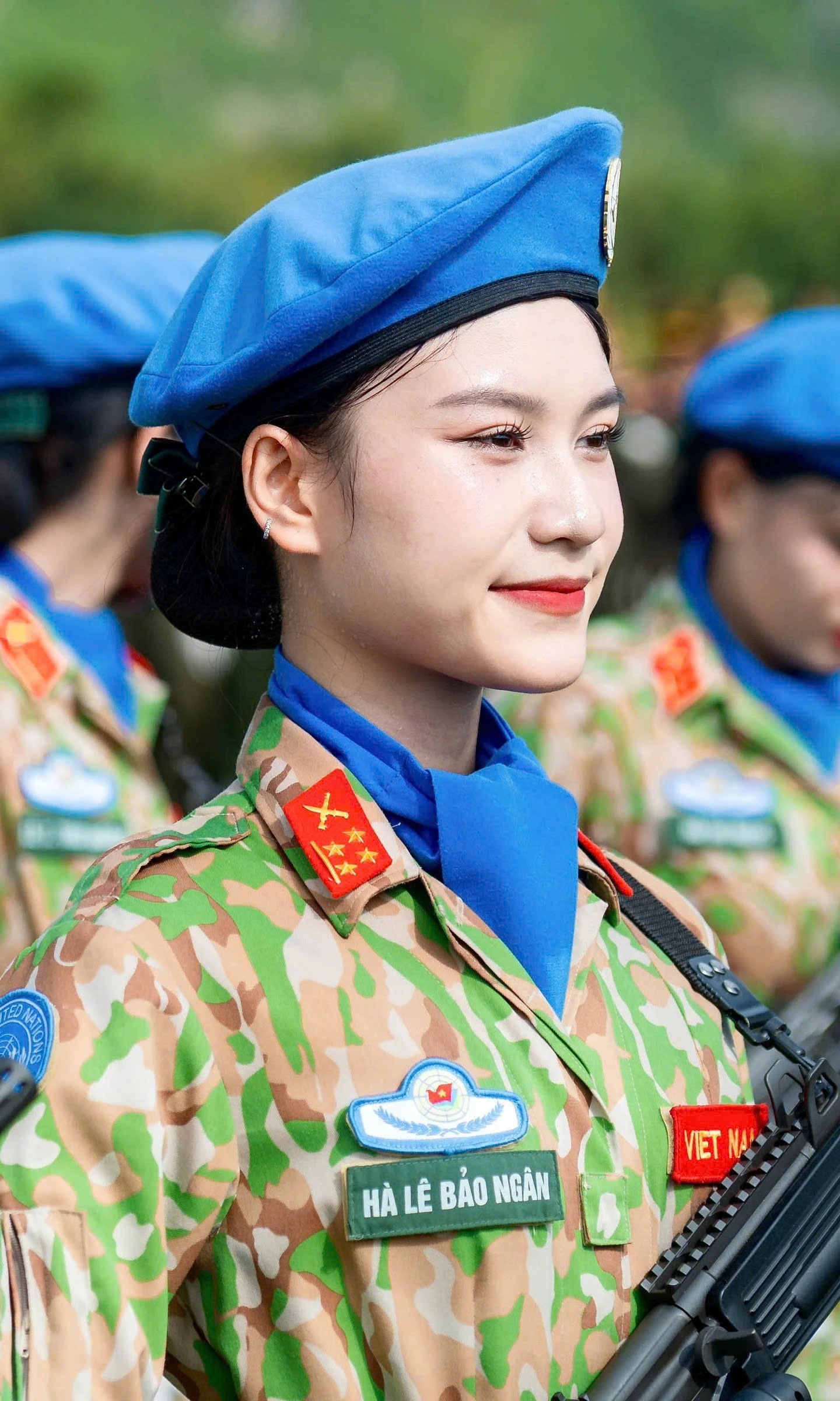 chien si noi tieng anh 10