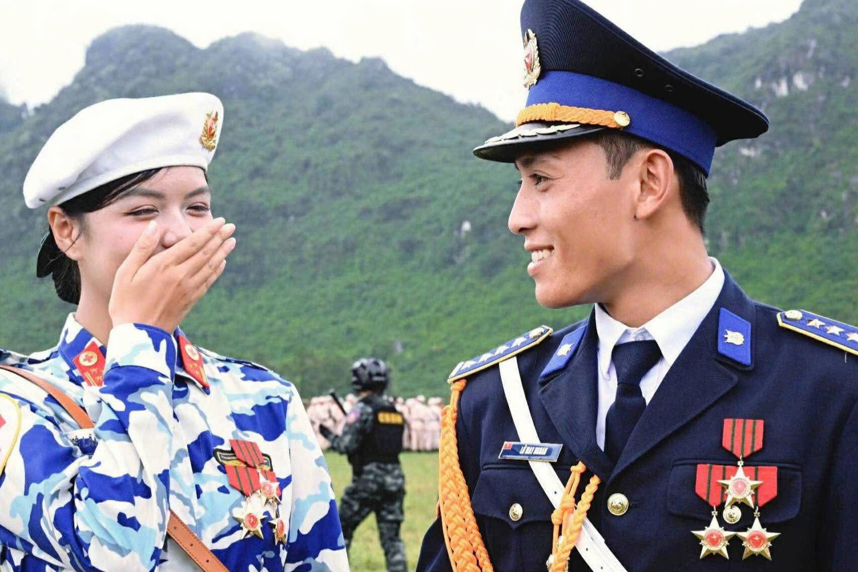 Nhung khoanh khac tinh yeu no ro tai le dieu binh A80 hinh anh