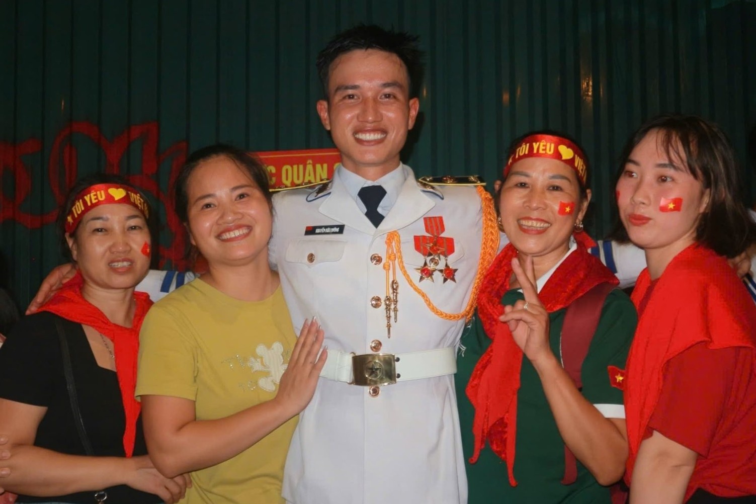 Bo me chien si noi tieng nhat nhi A80: Bat ngo khi con co nhieu fan hinh anh