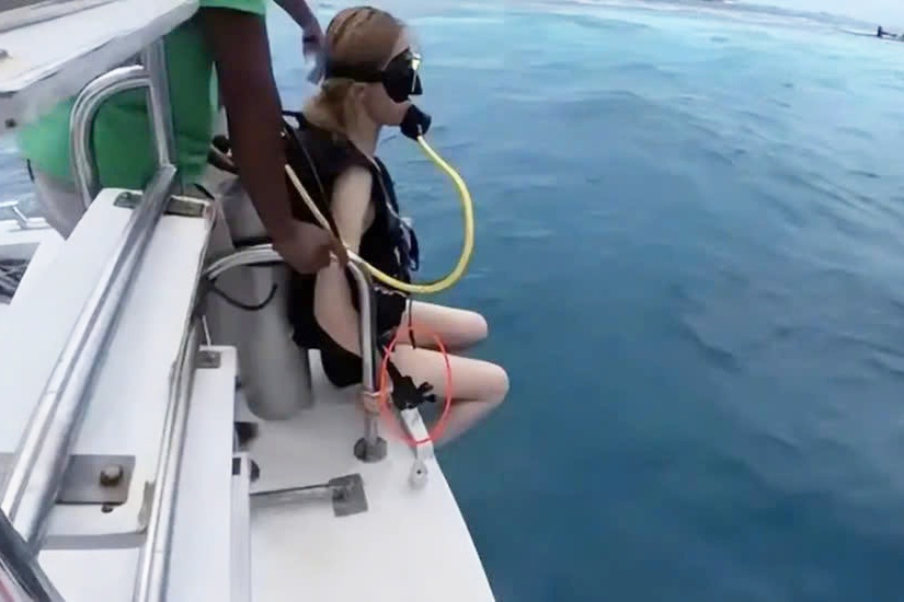 Bo quen khach suyt chet khi lan, khach san o Maldives van bat tra tien hinh anh