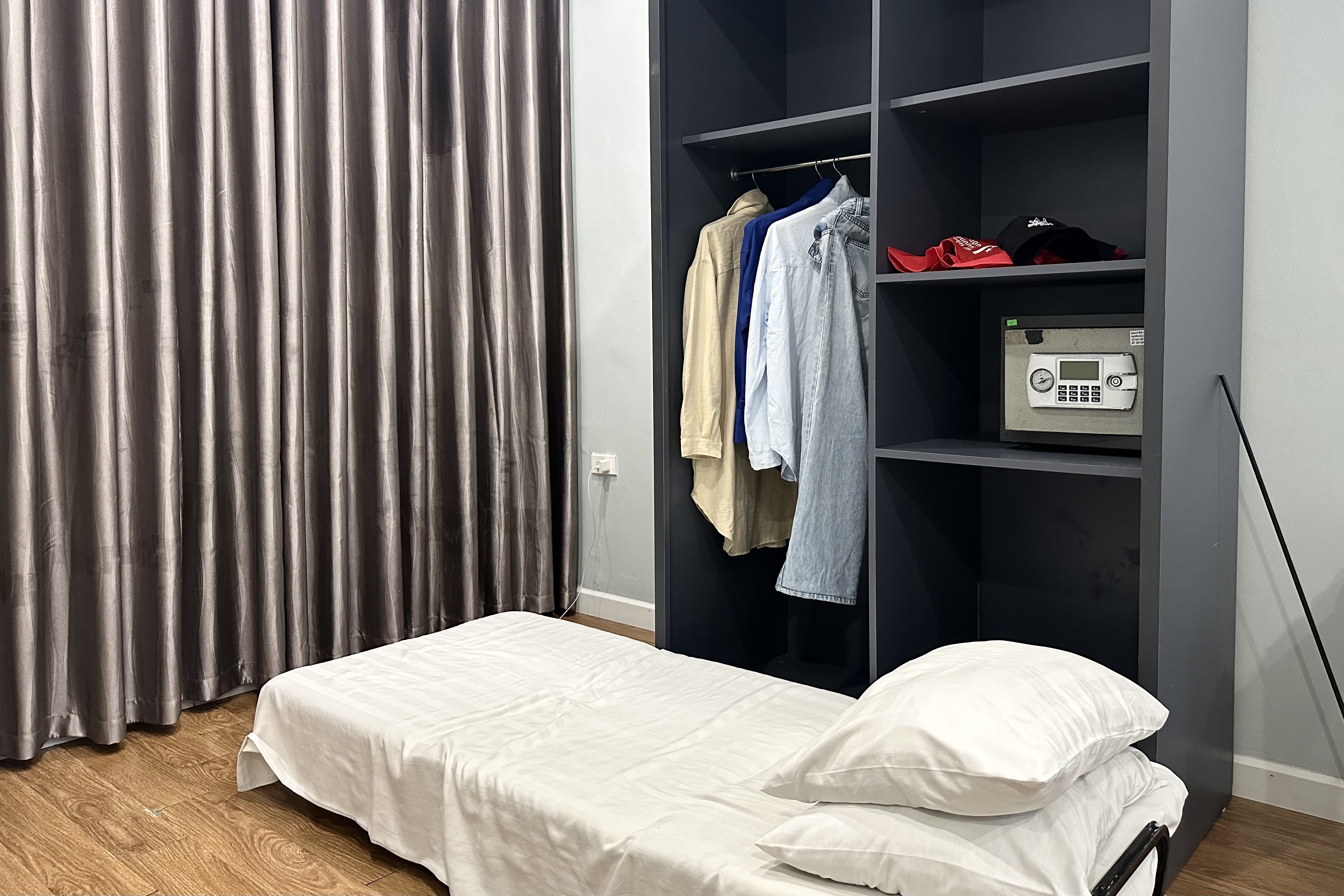 Phai ngu khach san sau 6 tieng ket xe trong dem Ha Noi ngap lich su hinh anh