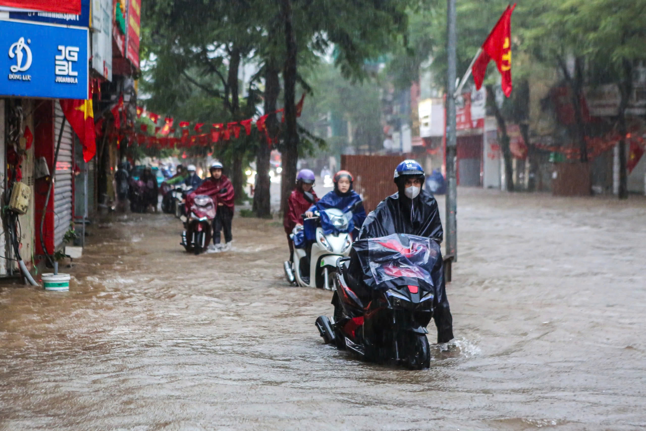 ha noi ngap lut anh 4