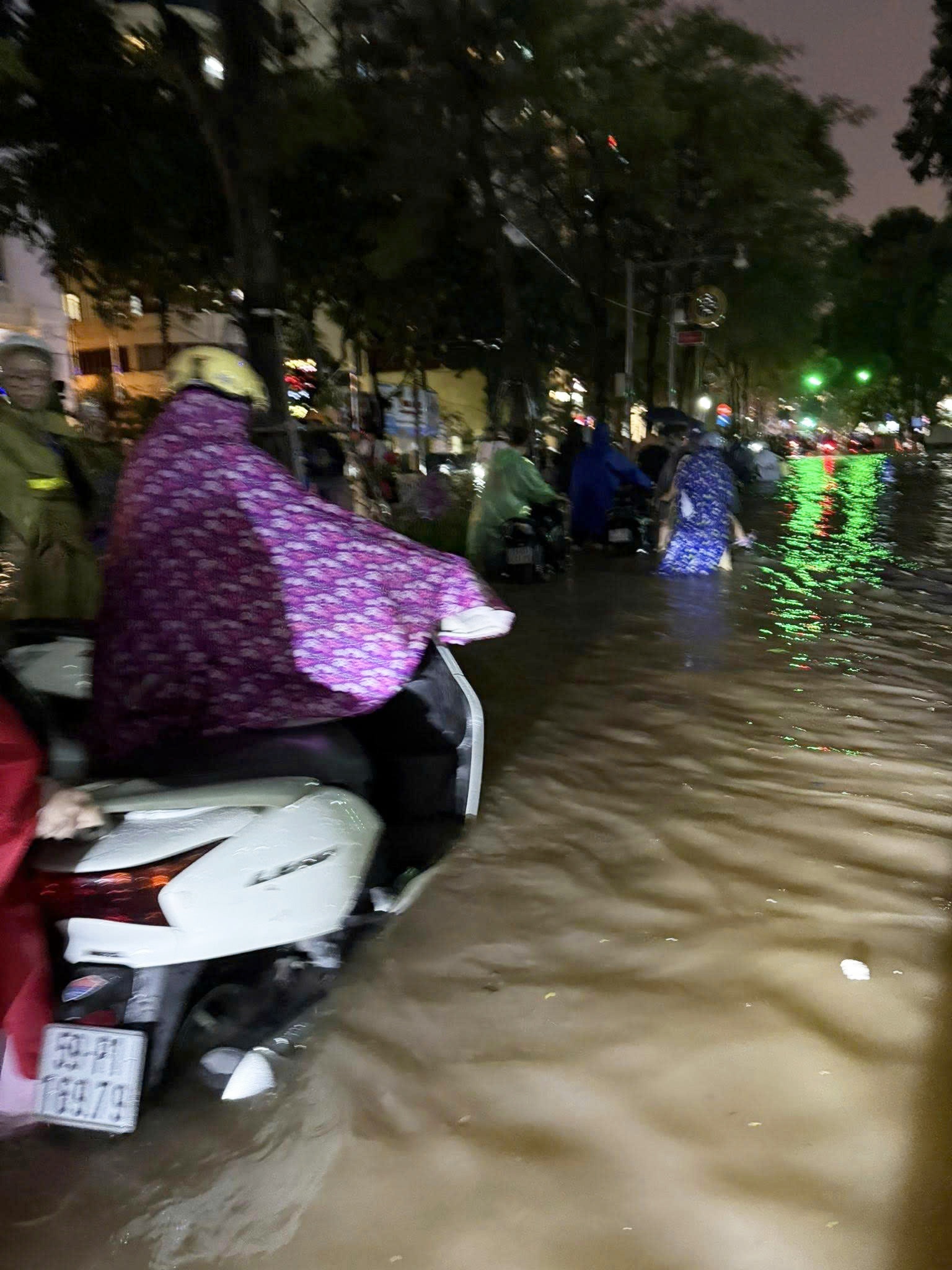 ha noi ngap lut anh 1