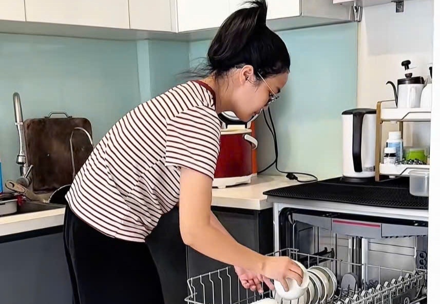 Bo viec nha nuoc, lam giup viec kiem 16 trieu dong/thang hinh anh