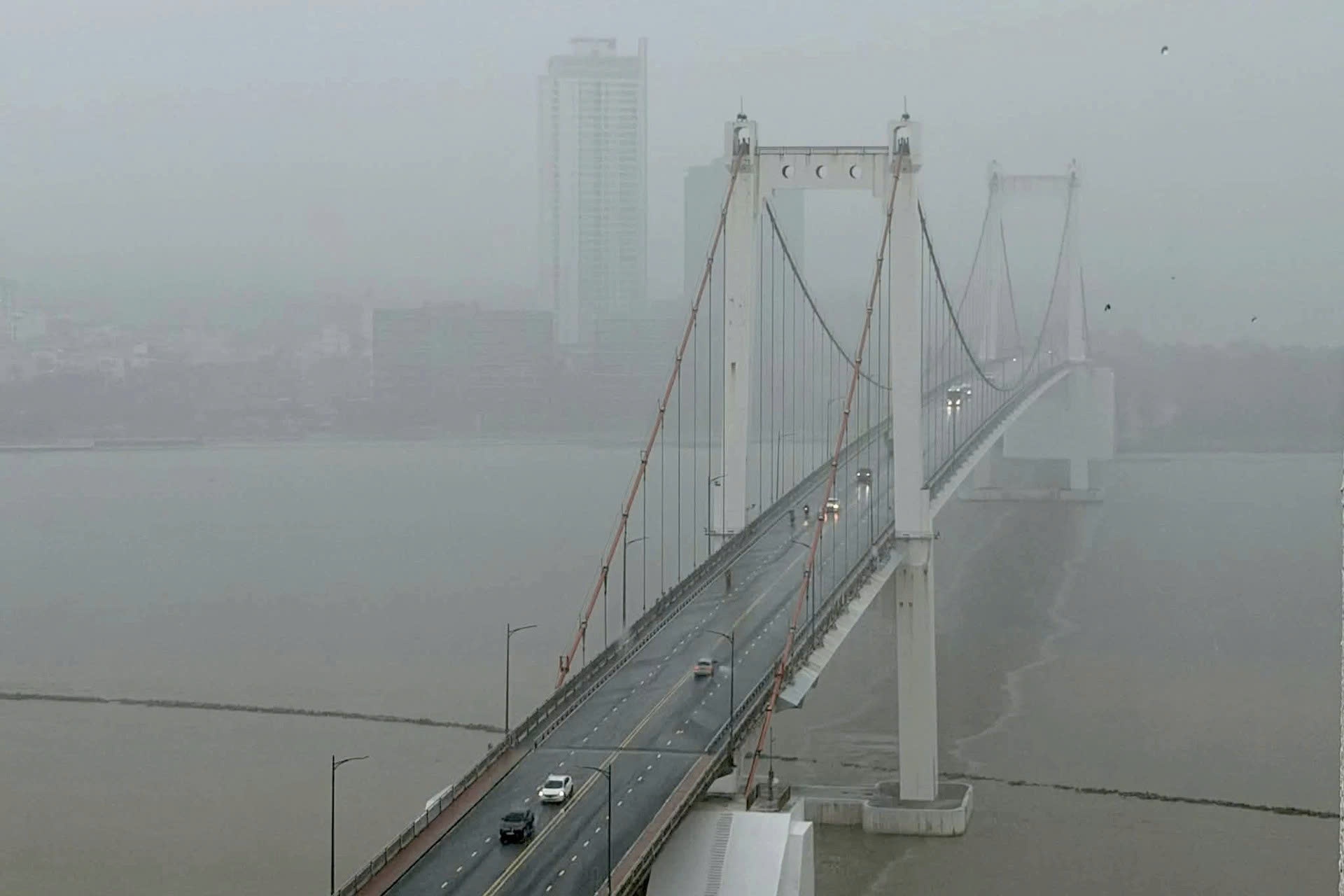 chạy lũ đà nẵng ảnh 2 chay lu da nang anh 2