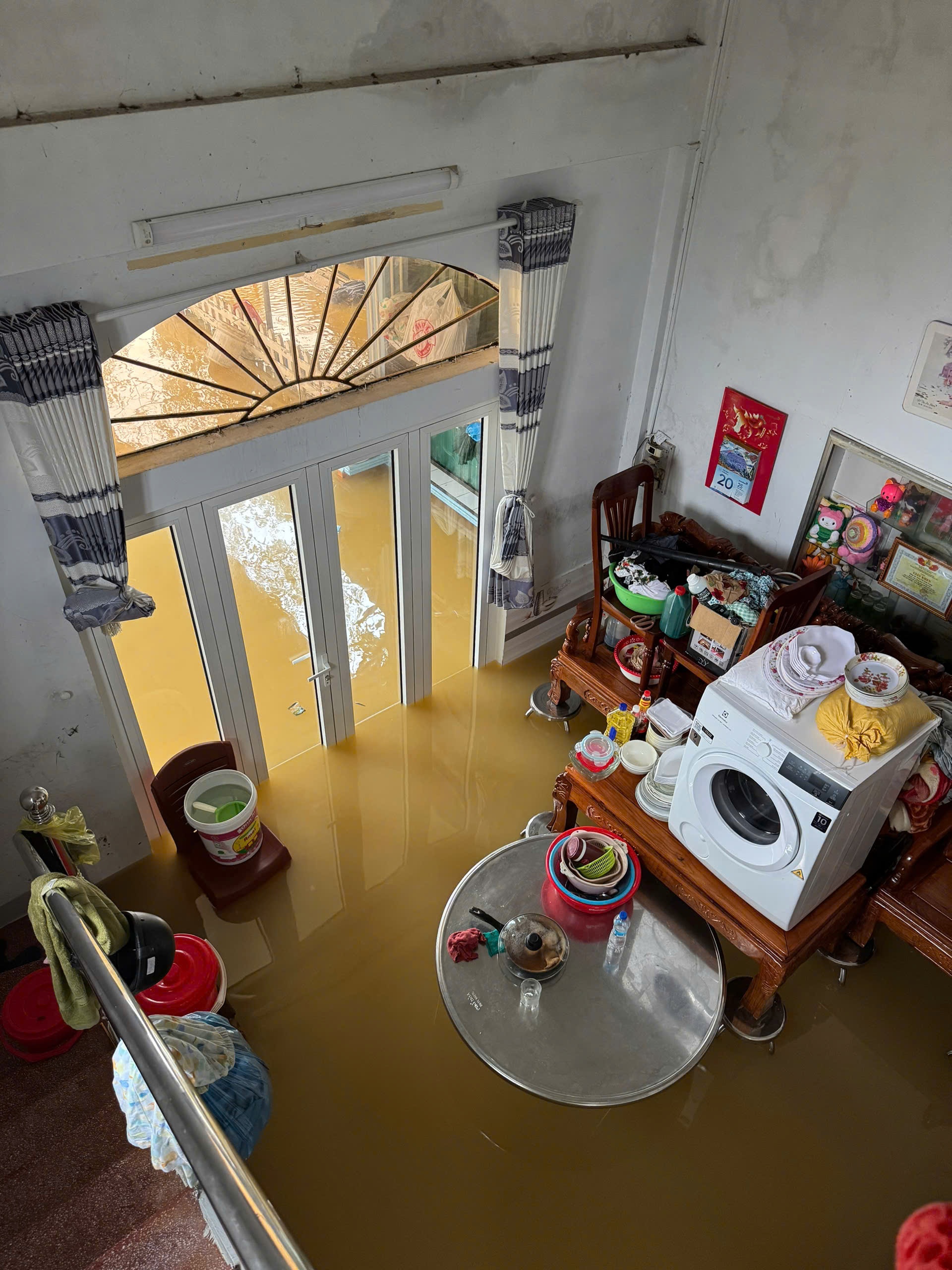 hue ngap lich su anh 3