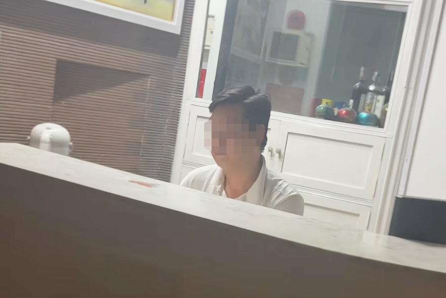 Khach san Hang Chao len tieng vu 'duoi' khach nhan phong luc 2h sang hinh anh