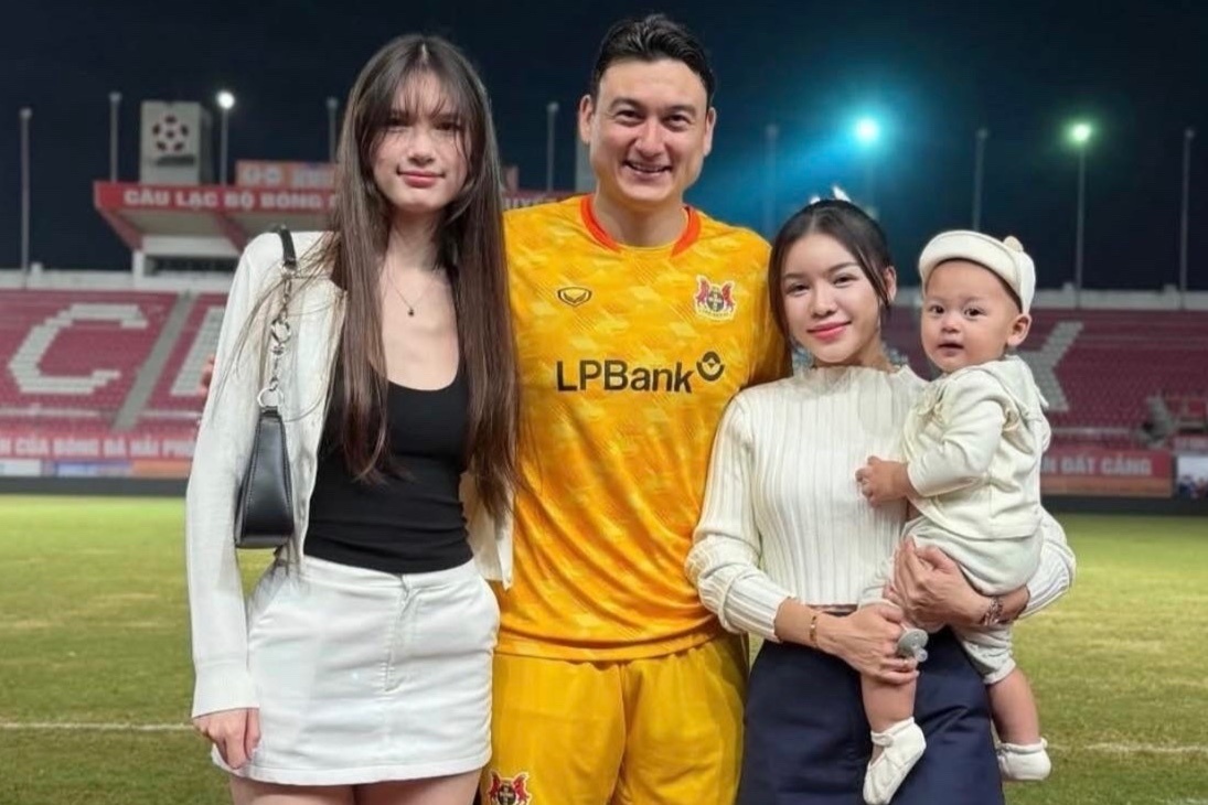 Em gai Dang Van Lam gay sot vi cao gan bang anh trai hinh anh